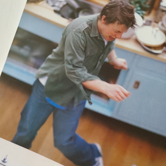 Jamie Oliver Cookbook - Picture 3 of 12